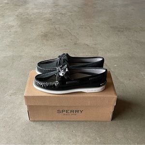 Sperry Top-Sider Black Suede/Patten Leather Two-Tone Boat Shoes 4 Youth/Teen